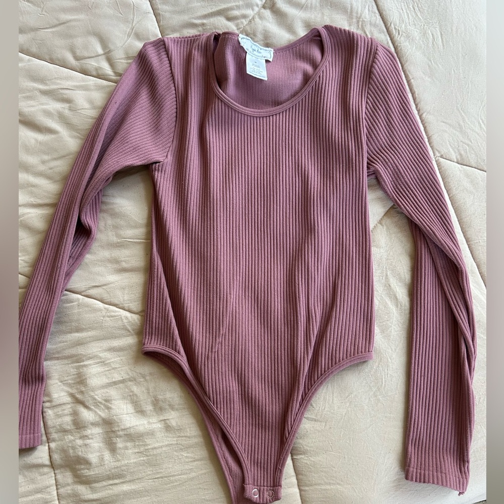 Ribbed Mauve body suit